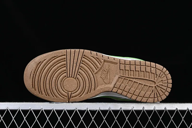 All Categories Nk SB Dunk Series Nk SB Dunk Low Low-top sneakers Cost-effective version Nk SB Dunk Low "85" double hook SB low-top sports and leisure sneakers DO9457-107